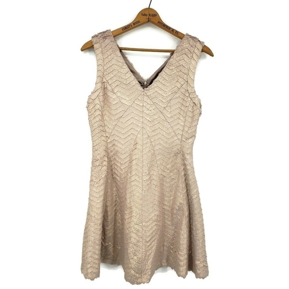 Line & Dot Mini Dress Rose Gold Faux Fur Large - Picture 1 of 5